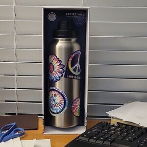 NEW LIFE IS GOOD STICKER TIEDYE PEACE STAINLESS STEEL WATER BOTTLE 40 OZ NWT